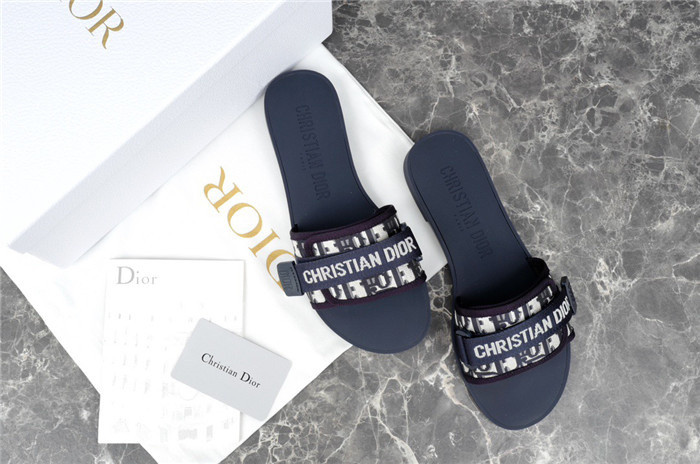 DO DESIGNER SLIPPERS