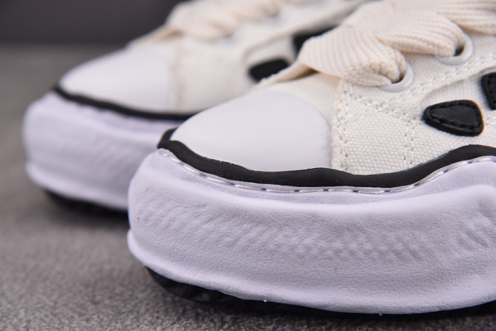 AM1R1 SNEAKERS