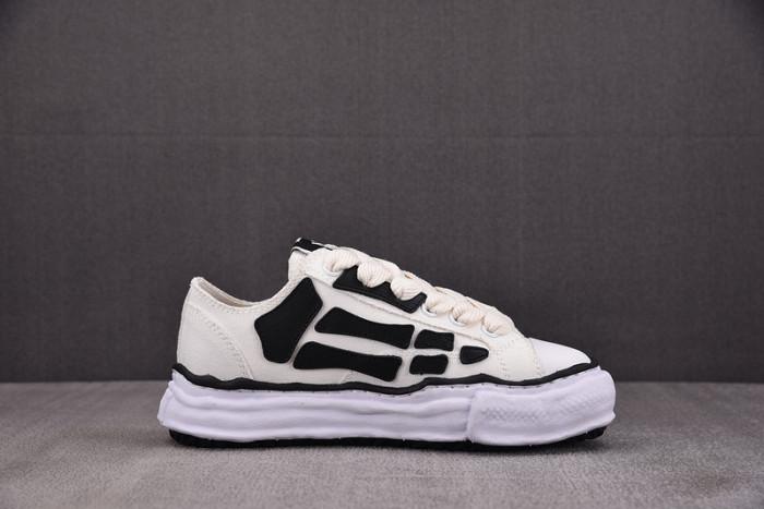 AM1R1 SNEAKERS