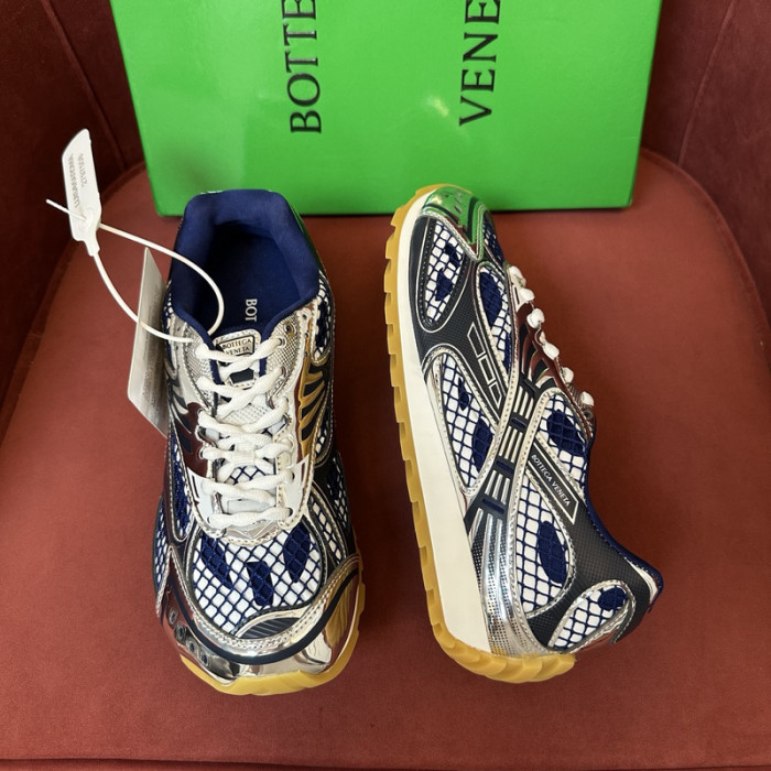 b0tte*a Ven*ta sneaker