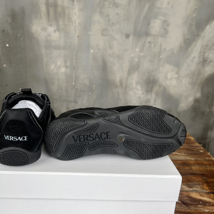 VER DESIGNER SNEAKERS