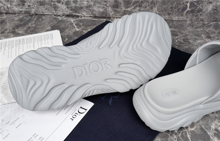 DO DESIGNER SLIPPERS