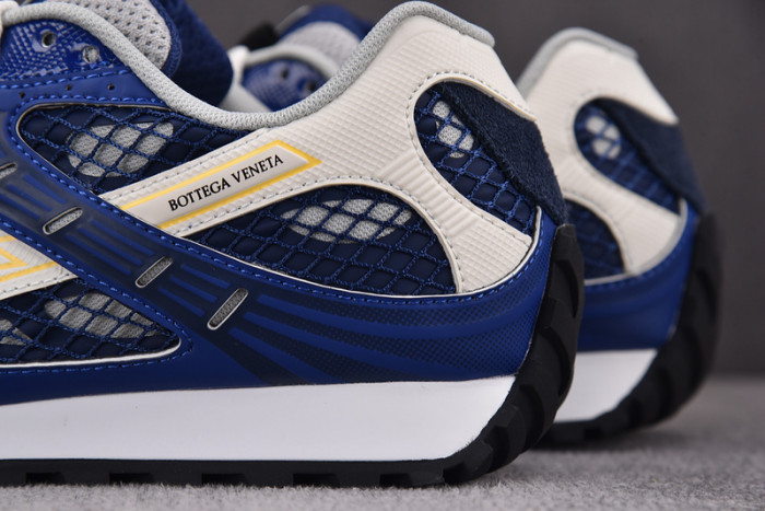 b0tte*a Ven*ta sneaker