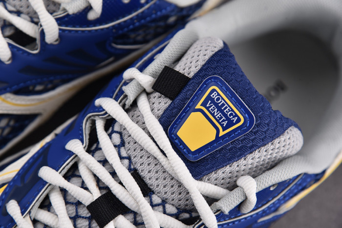 b0tte*a Ven*ta sneaker
