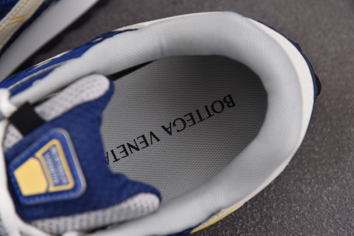 b0tte*a Ven*ta sneaker