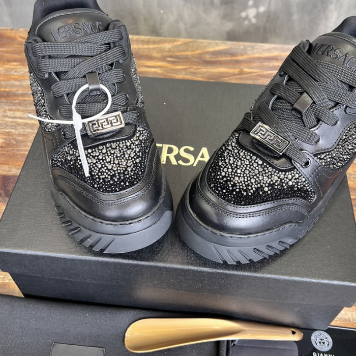 VER DESIGNER SNEAKERS