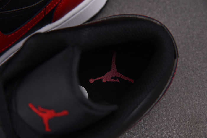 Air Jordan 1 Low Bred 553558-067