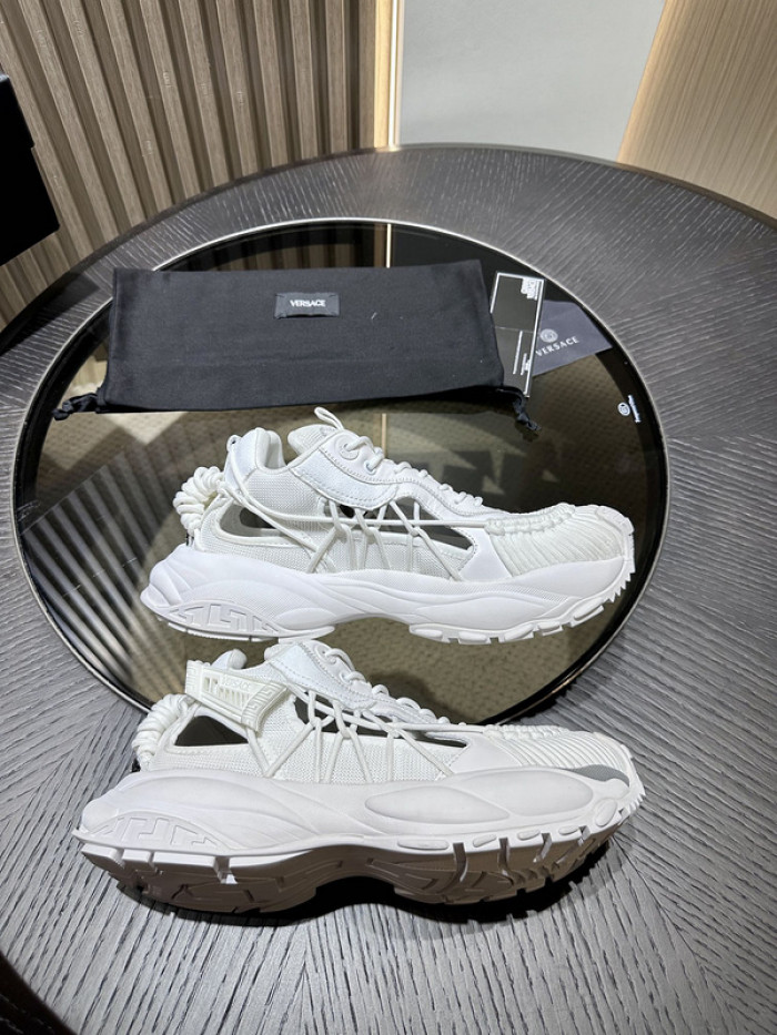 VER DESIGNER SNEAKERS