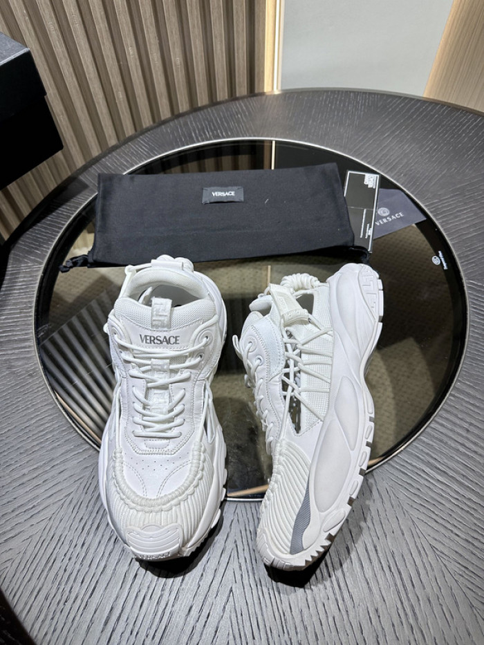 VER DESIGNER SNEAKERS