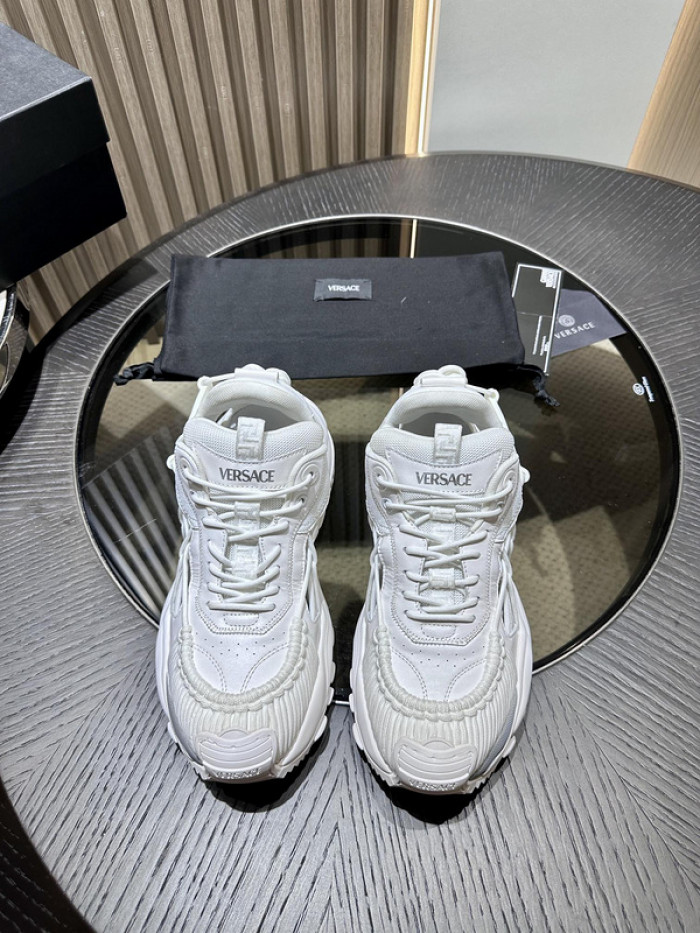 VER DESIGNER SNEAKERS