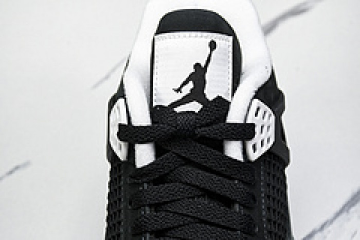 Air Jordan 4  Fear FQ8138-002