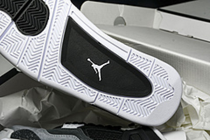 Air Jordan 4  Fear FQ8138-002