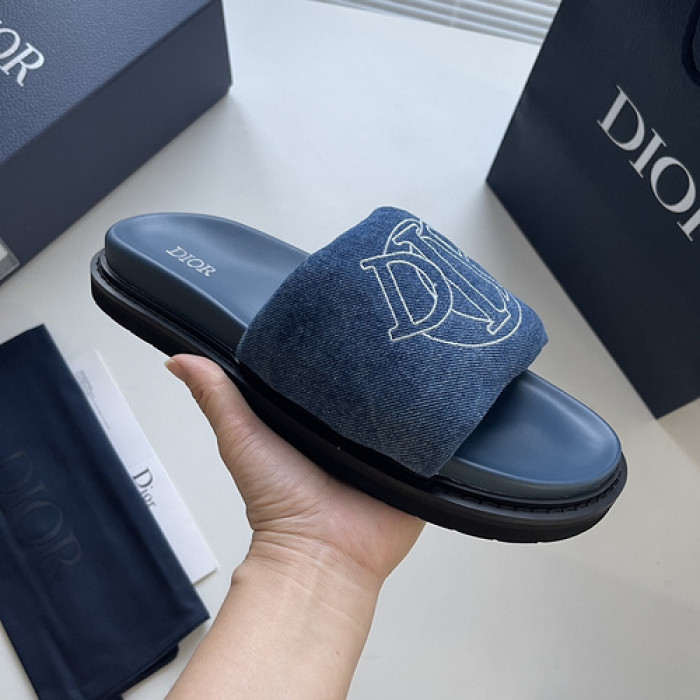 DO DESIGNER SLIPPERS