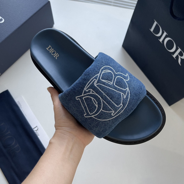 DO DESIGNER SLIPPERS