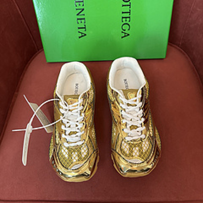 b0tte*a Ven*ta sneaker