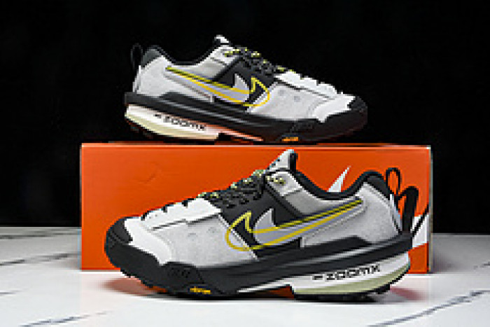Sacai x Nike Zegamadome SP HQ8618 003