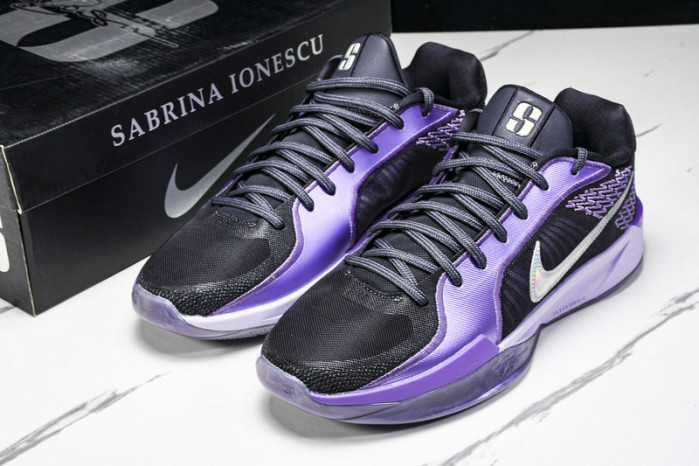 Nk Sabrina 2 "Court Vision"  FZ1517-500