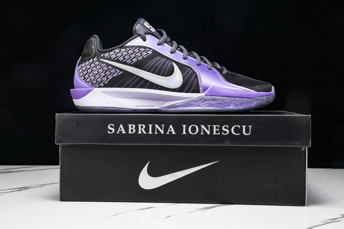 Nk Sabrina 2 "Court Vision"  FZ1517-500