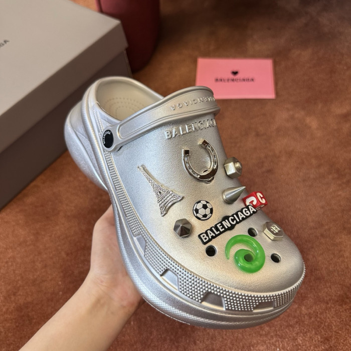 BLEN DESIGNER SLIPPERS