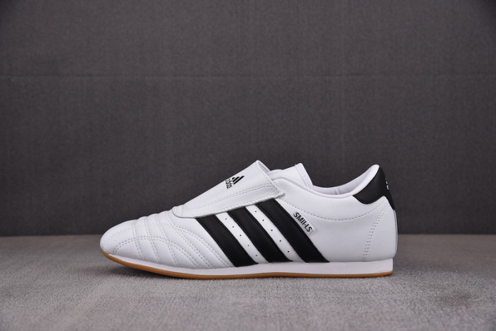 AD Taekwondo White Black  JQ4774