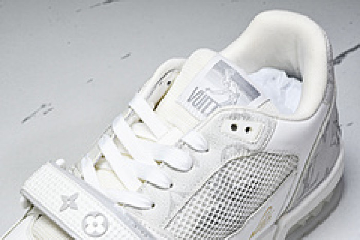 L&V SNEAKERS
