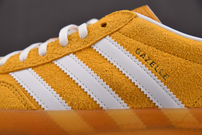 Ad Gazelle Indoor Orange Peel White  HQ8716
