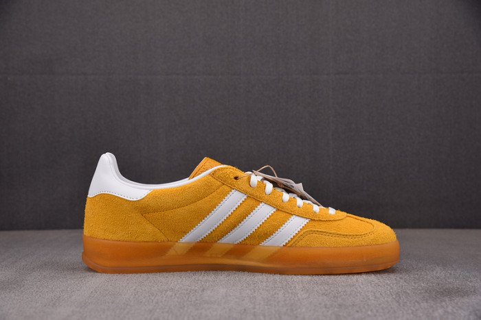 Ad Gazelle Indoor Orange Peel White  HQ8716