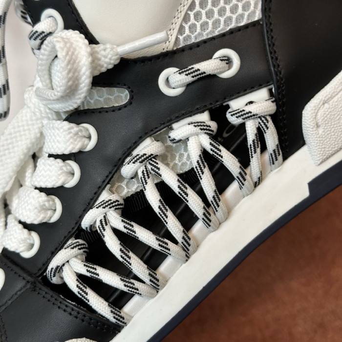 D designer sneaker