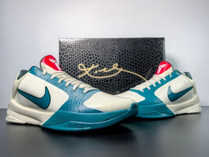 Caitlin Clark x Kobe 5 Protro "Coconut Milk" IZ1852-100