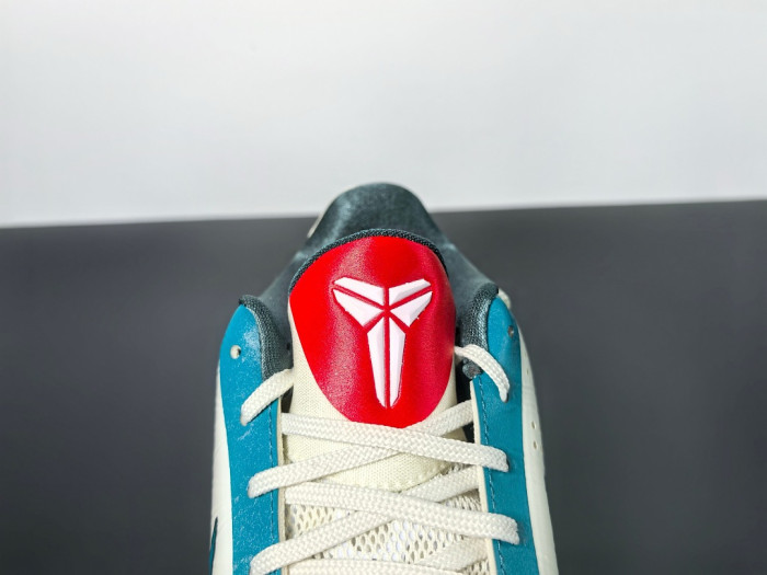 Caitlin Clark x Kobe 5 Protro "Coconut Milk" IZ1852-100