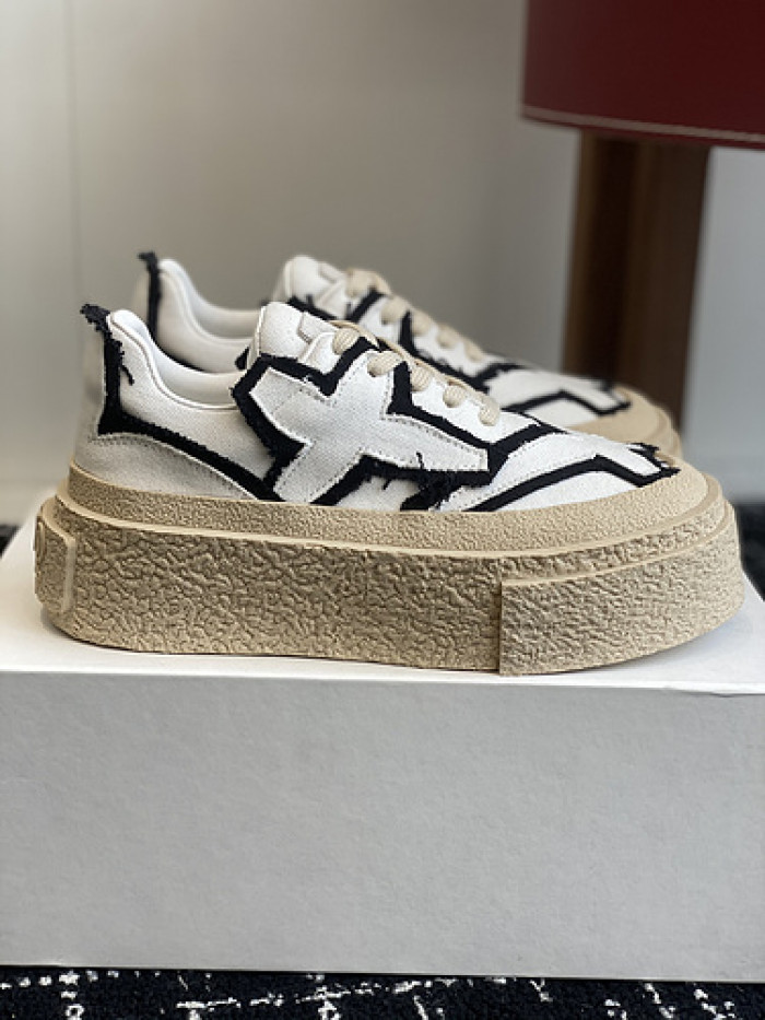 ma*s*n Ma*i*laa shoes