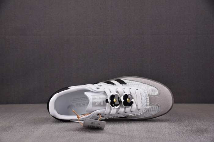 AD Samba OG Lace Flower  IH3371