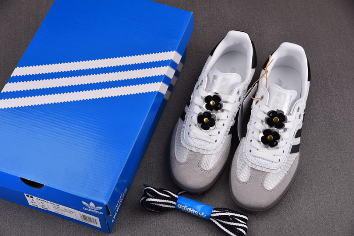 AD Samba OG Lace Flower  IH3371