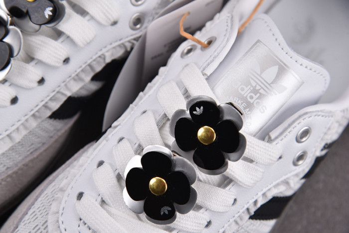 AD Samba OG Lace Flower  IH3371